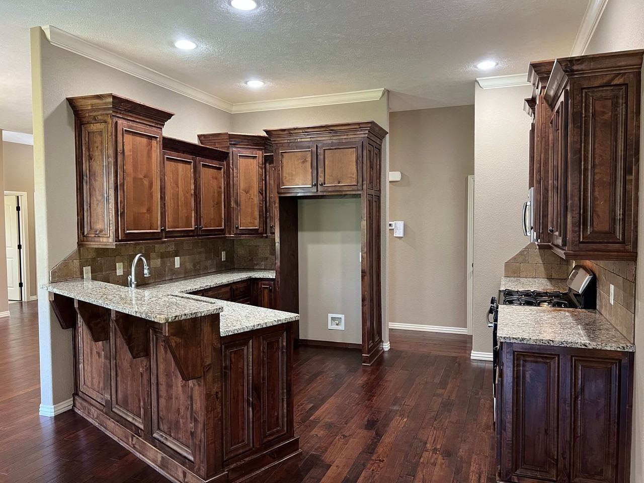 614 N Galileo Dr - Photo 7 of 25