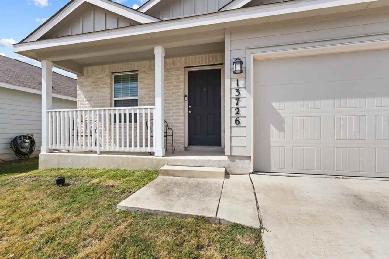 13726 Locklear Way - Photo 4 of 28