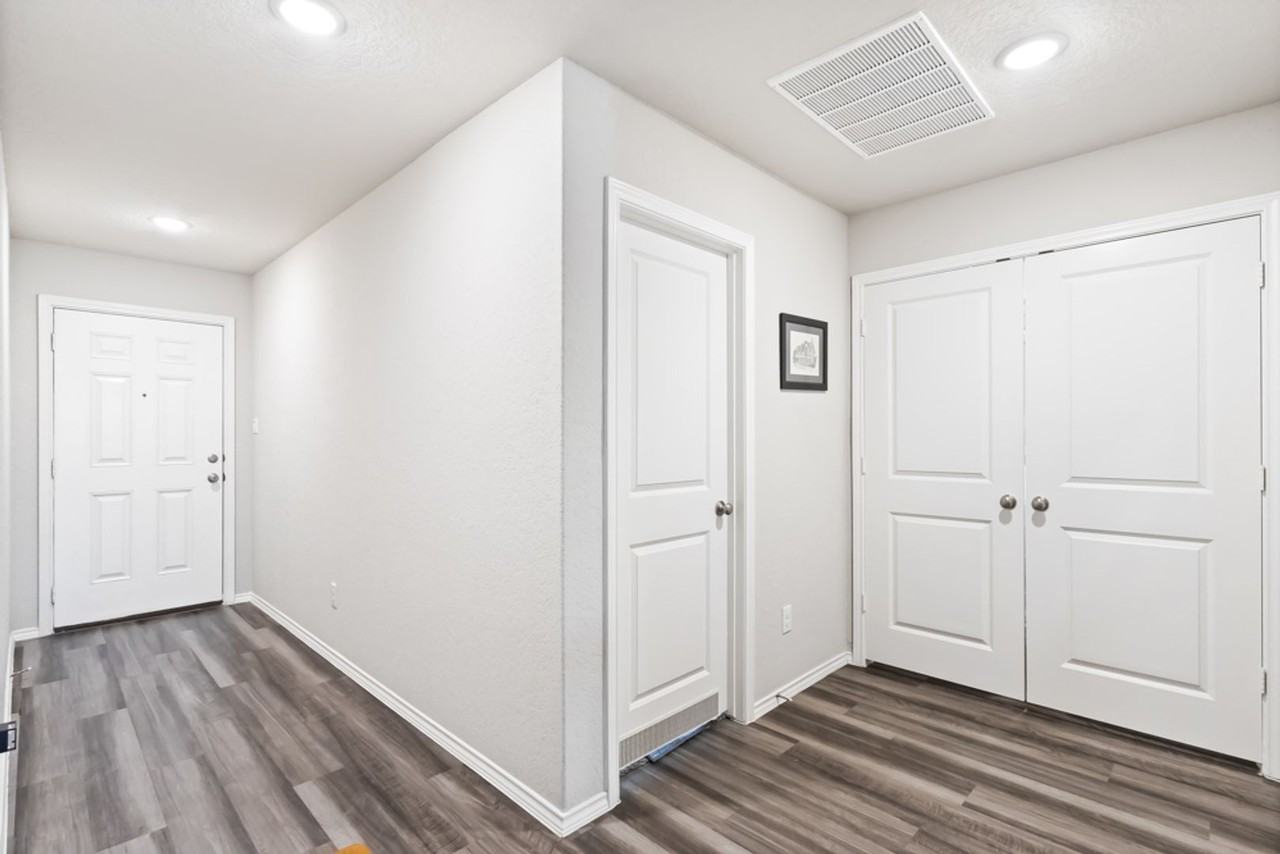 13726 Locklear Way - Photo 5 of 28