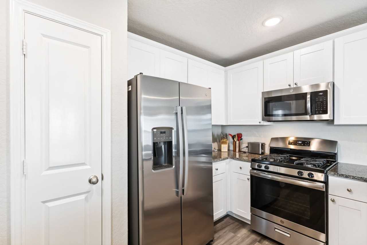13726 Locklear Way - Photo 7 of 28
