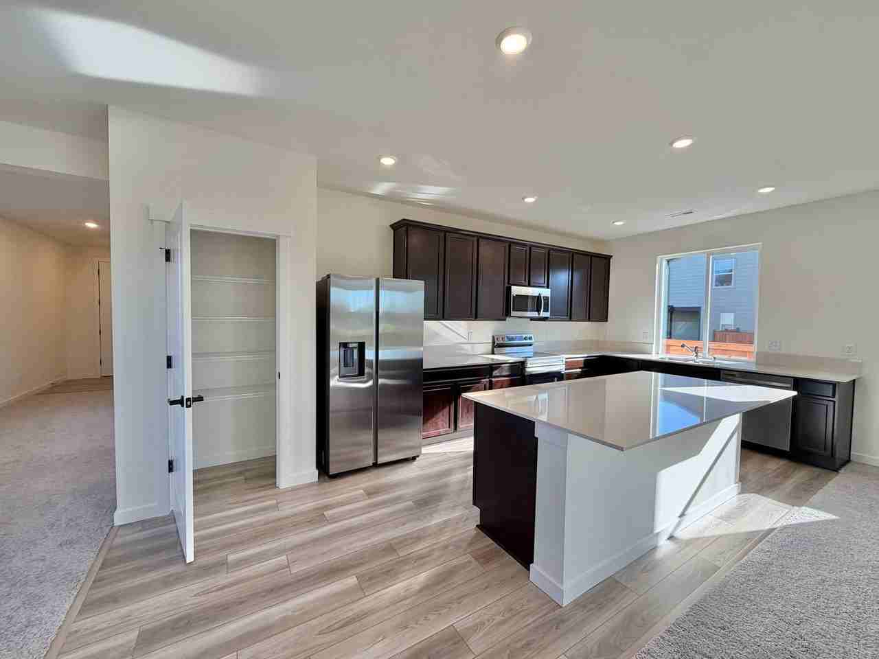 1827 Nw Nahele Ct - Photo 7 of 39