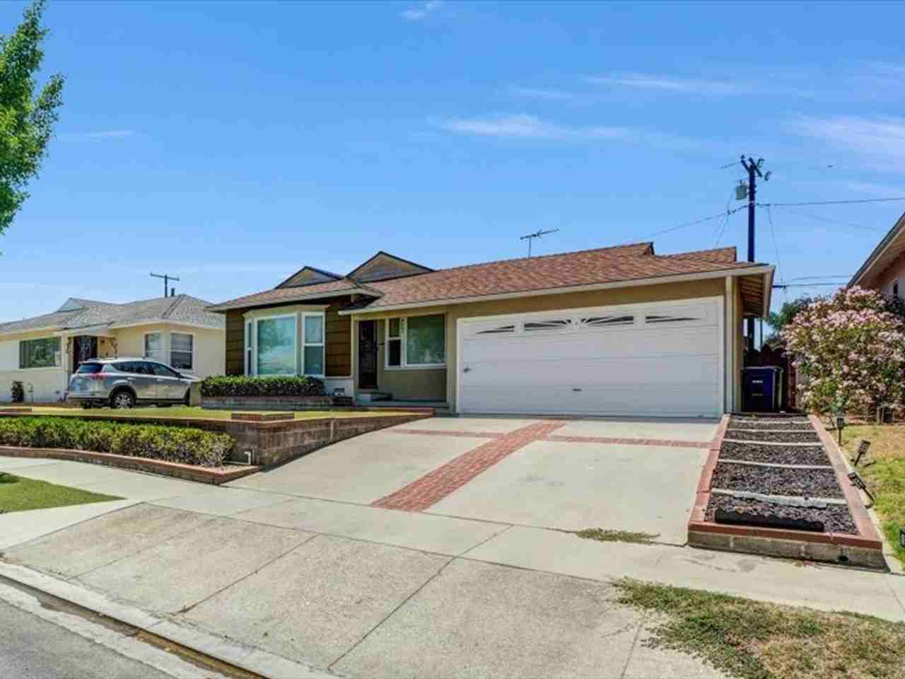 4847 Ocana Ave - Photo 2 of 31