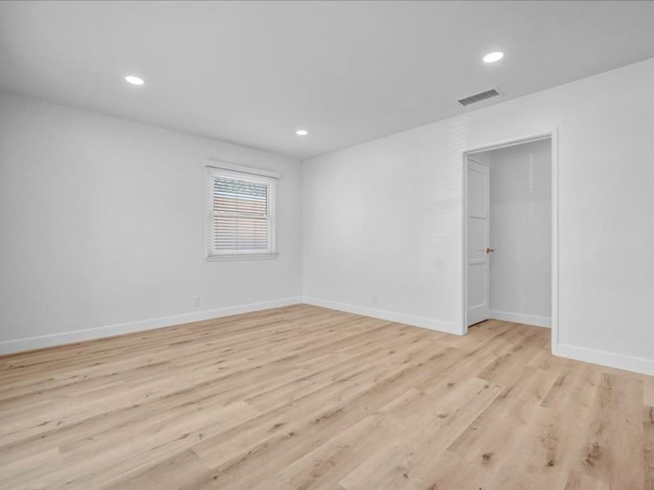 4847 Ocana Ave - Photo 7 of 31
