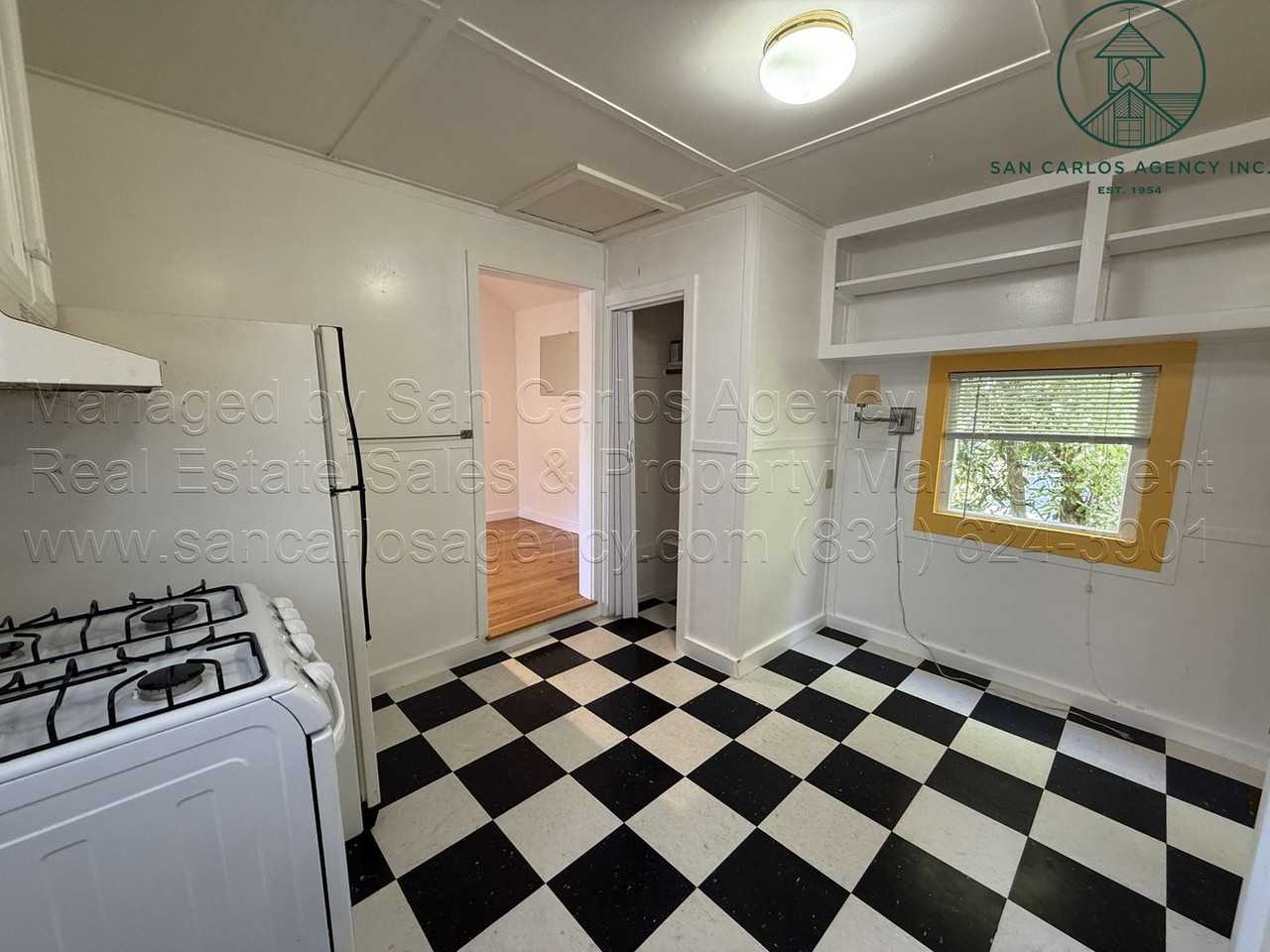 170 Pacific Ave - Photo 6 of 9