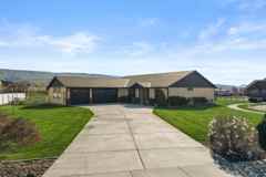 229 Sun Valley Dr - Photo 1 of 1