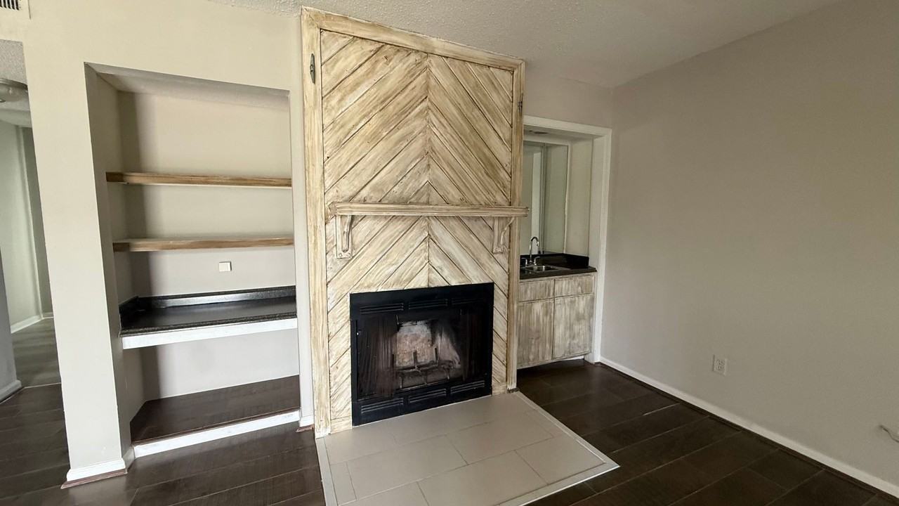 8016 Thelen St - Photo 3 of 21