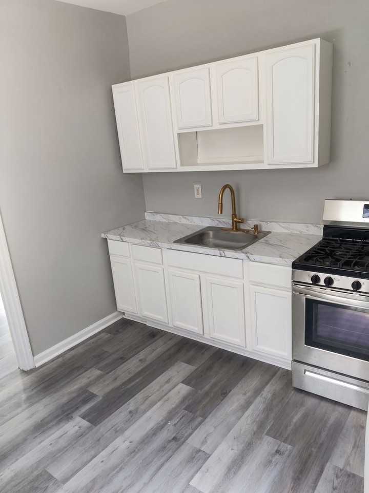 1318 S Wilton St - Photo 2 of 4