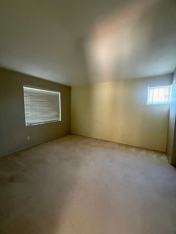 21415 S Vermont Ave #10 - Photo 5 of 9