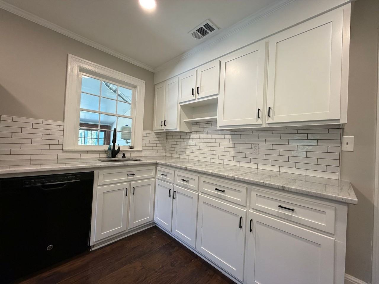 720 Charlton St Nw - Photo 5 of 27