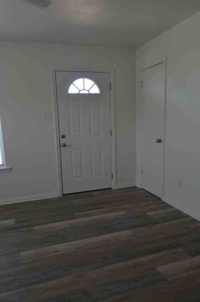 705 W Avenue B - Photo 2 of 15