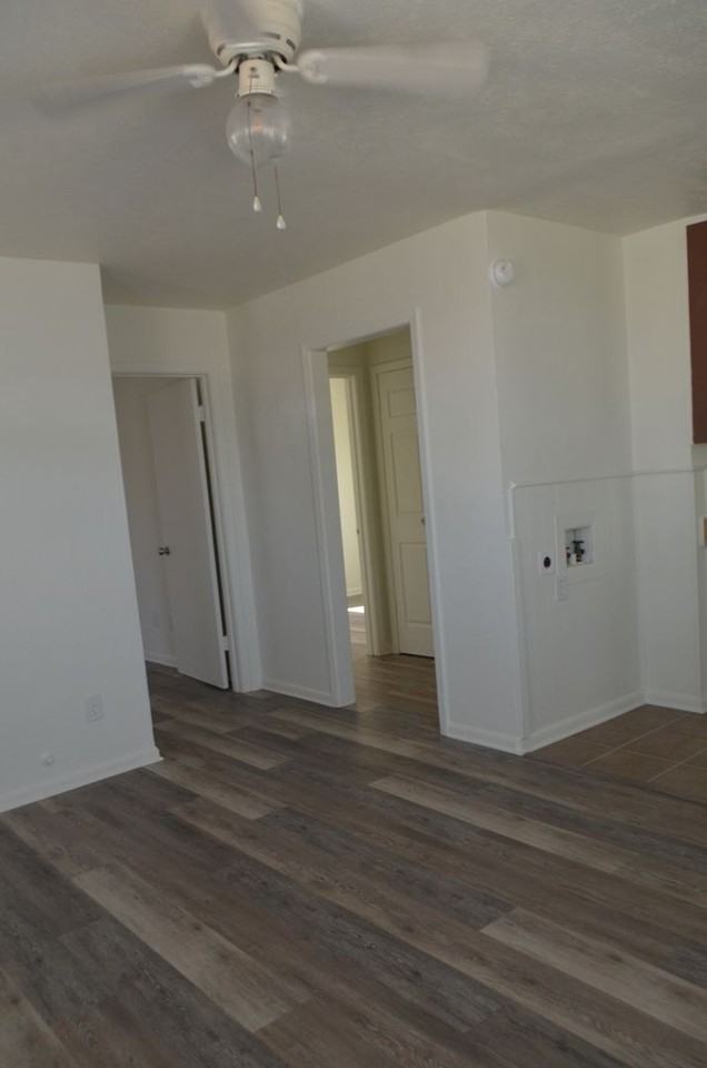 705 W Avenue B - Photo 7 of 15
