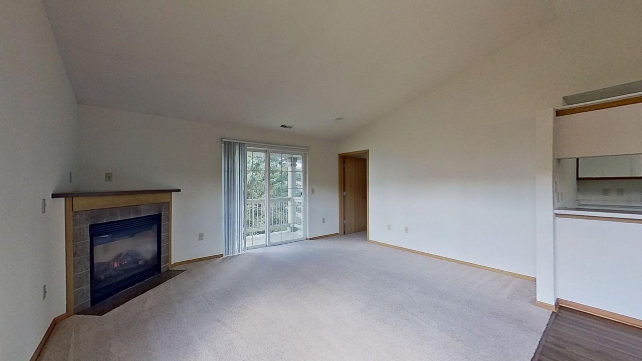 2783 Gateway Ave - Photo 4 of 19