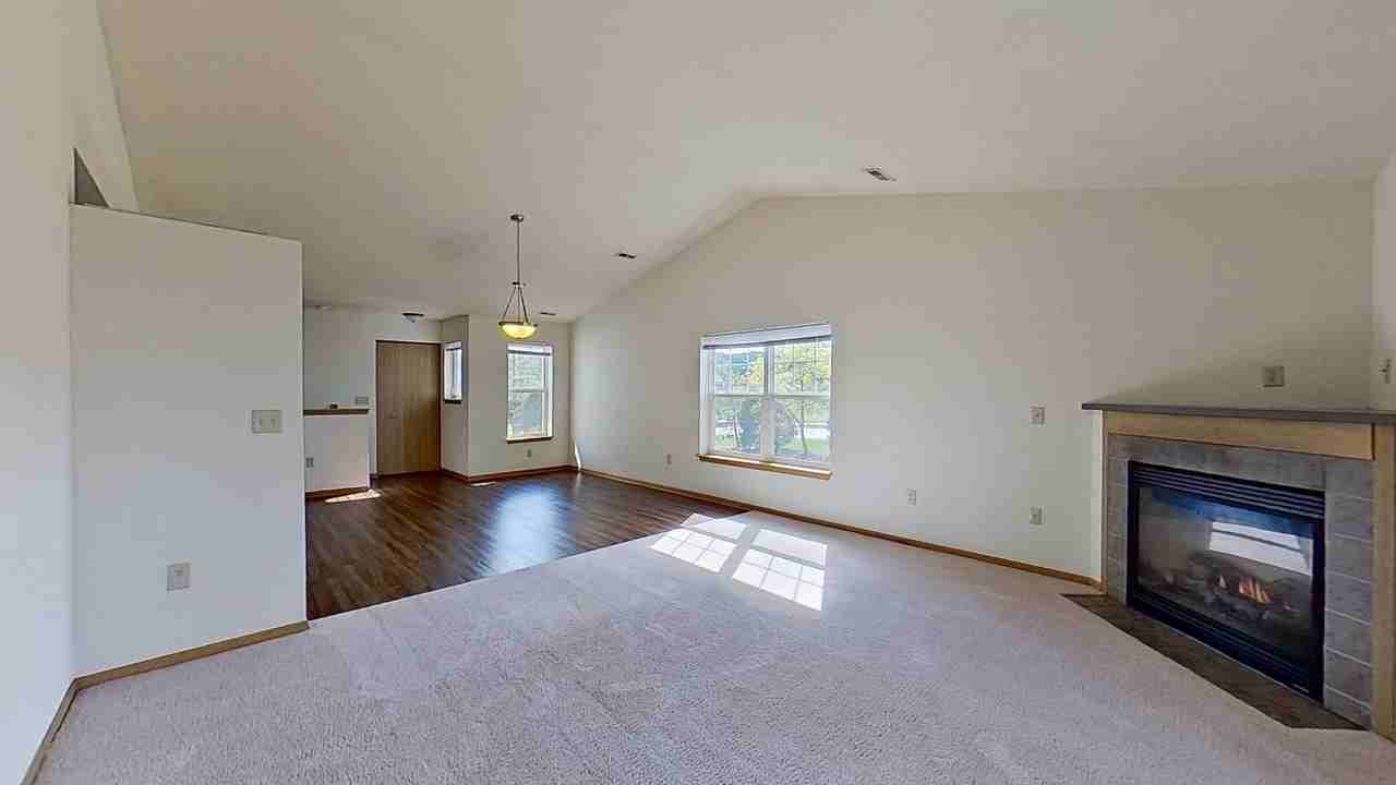 2783 Gateway Ave - Photo 5 of 19