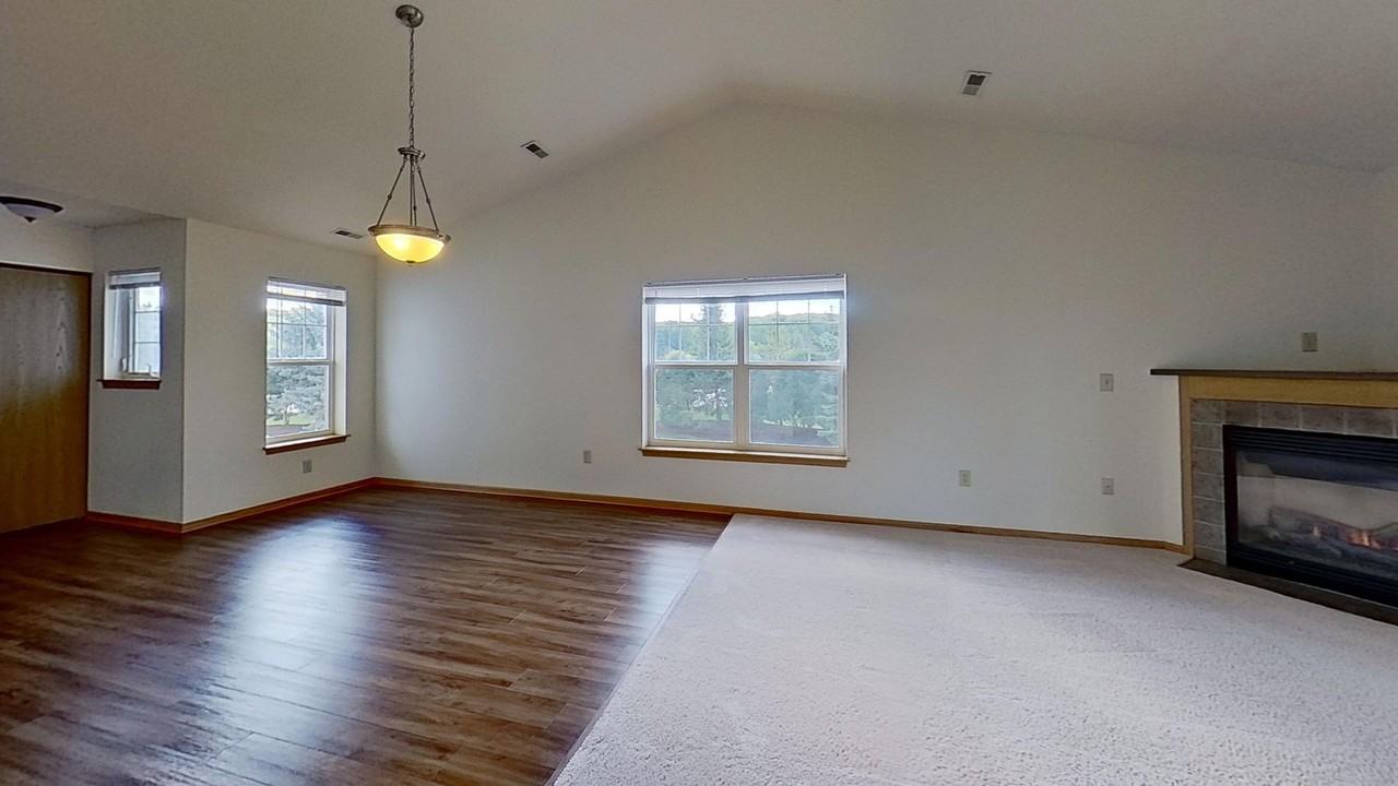 2791 Gateway Ave - Photo 2 of 19