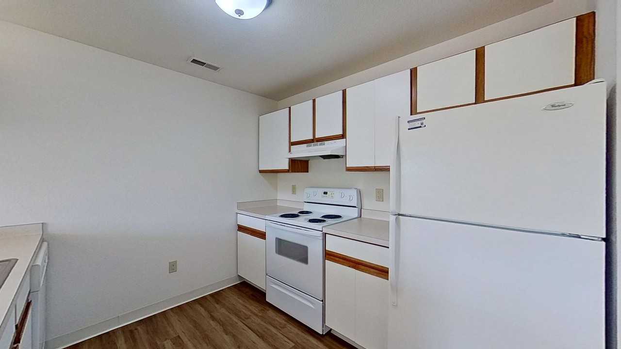 2791 Gateway Ave - Photo 7 of 19
