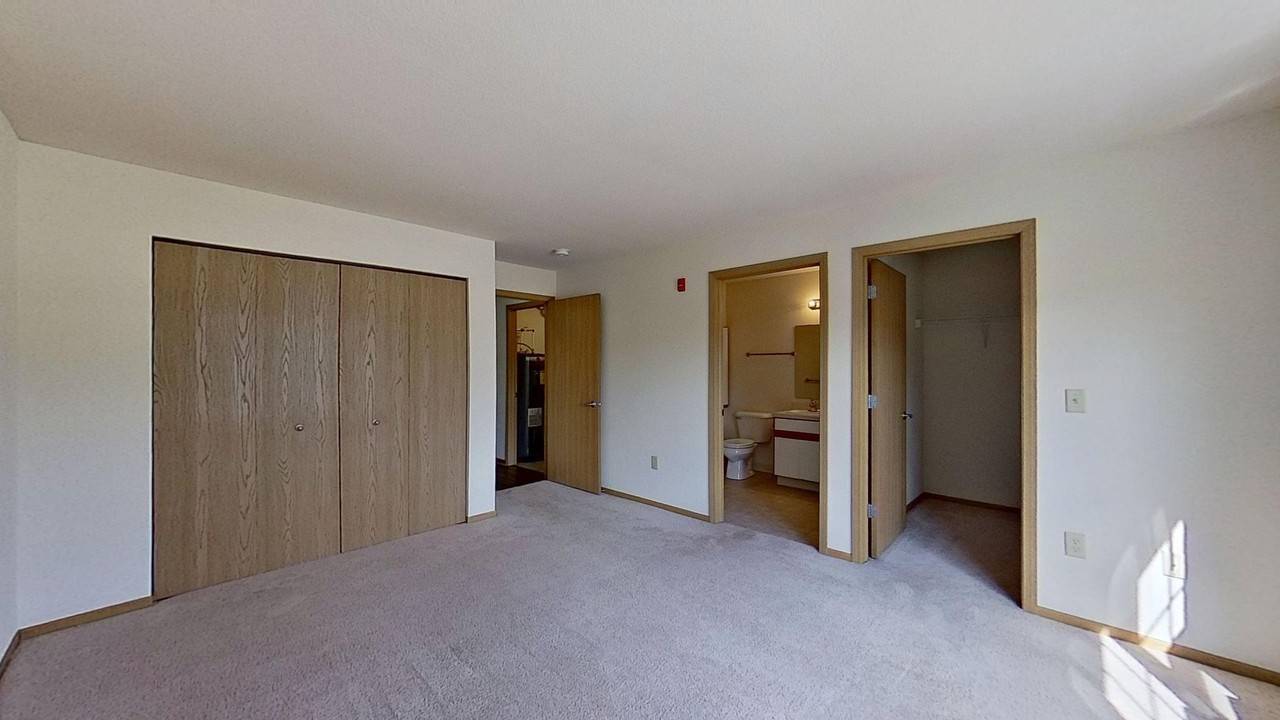 2791 Gateway Ave - Photo 6 of 19