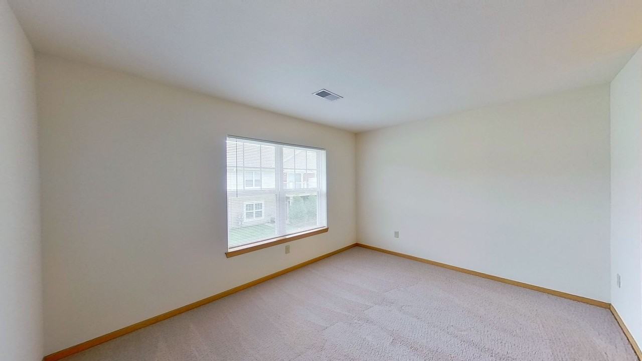 645 Cedar Bluffs Way - Photo 6 of 20