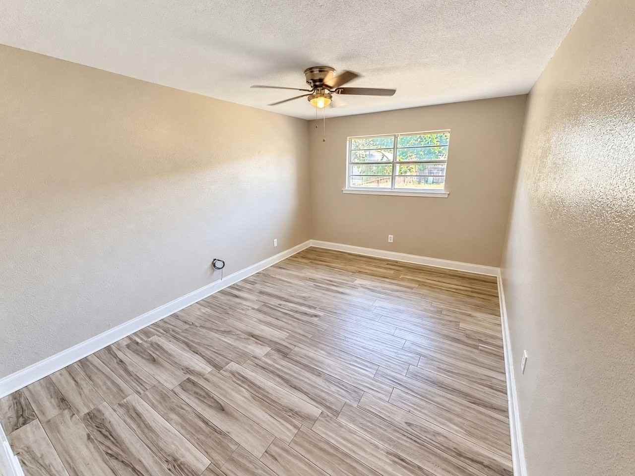 2532 La Vonne Cir - Photo 4 of 9