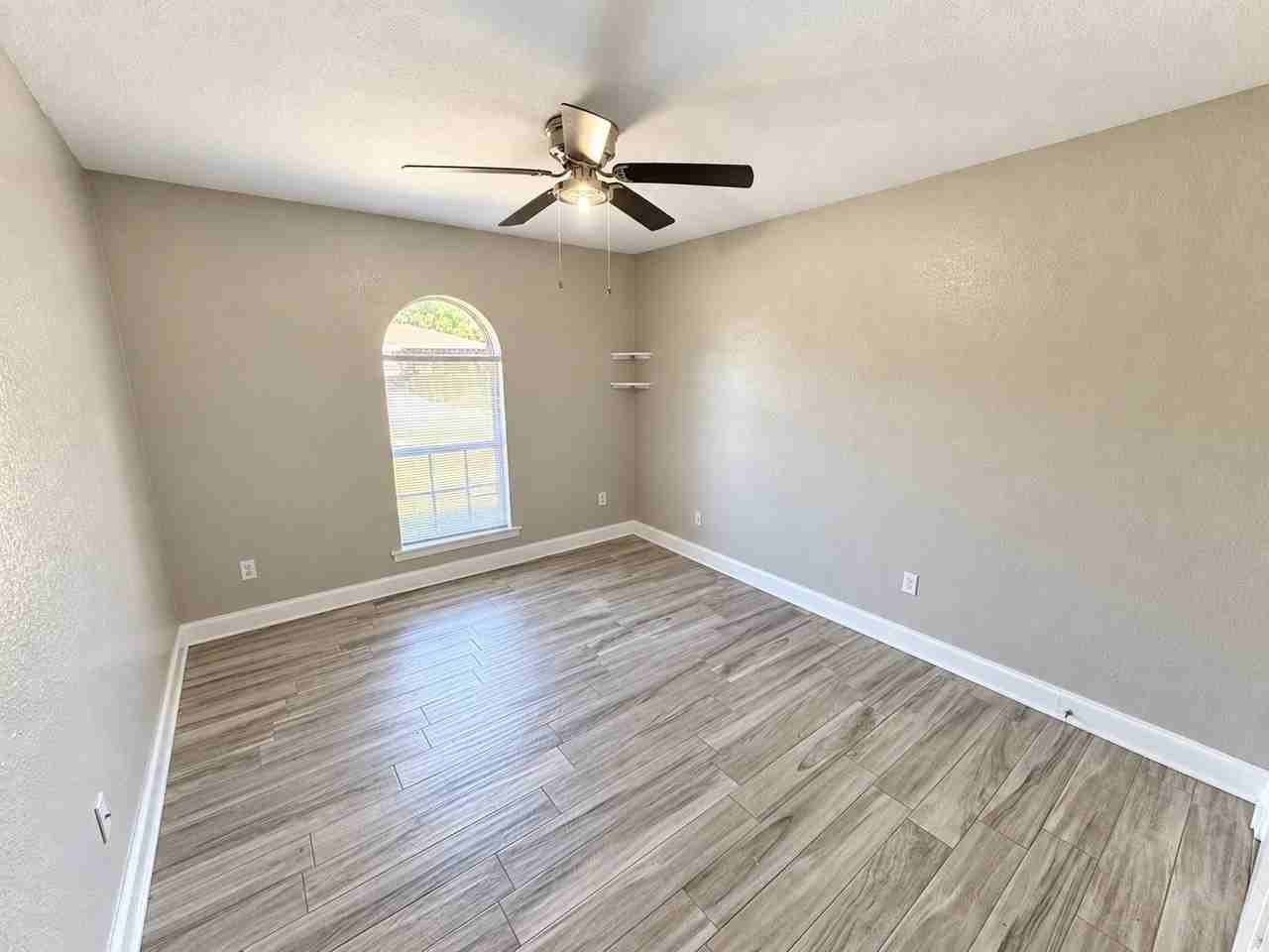2532 La Vonne Cir - Photo 6 of 9