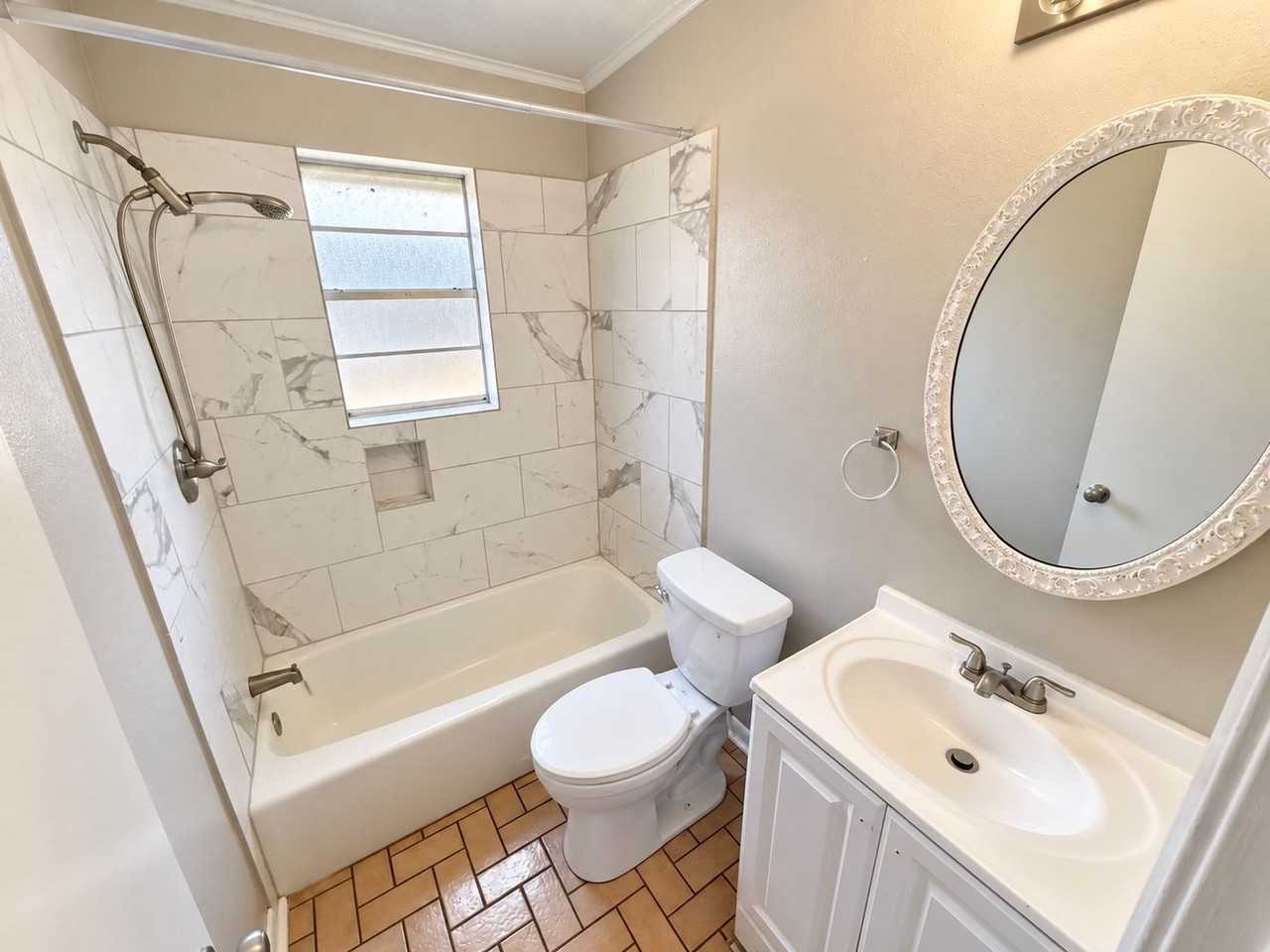 2532 La Vonne Cir - Photo 7 of 9
