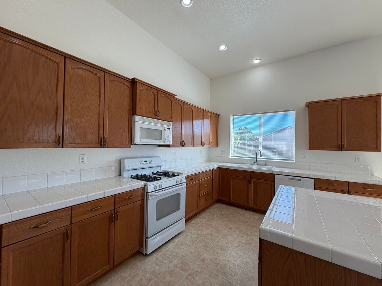 1719 Short Oak Ct - Photo 4 of 38