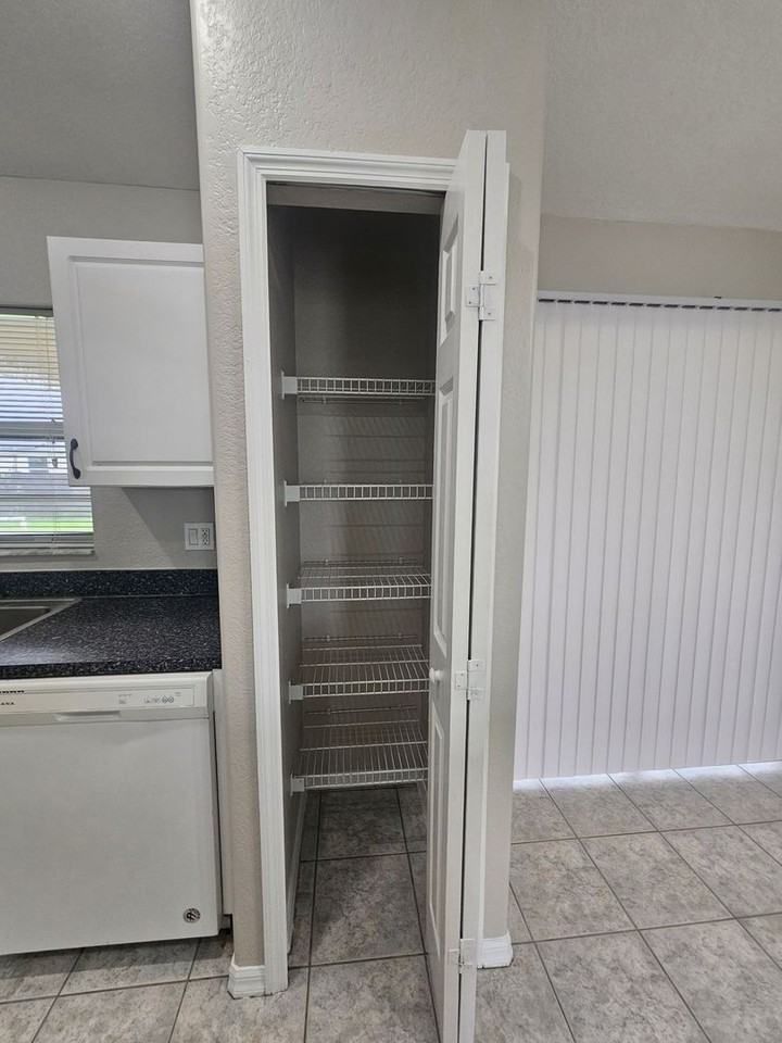 1144 Nw 5th Pl - Photo 6 of 20