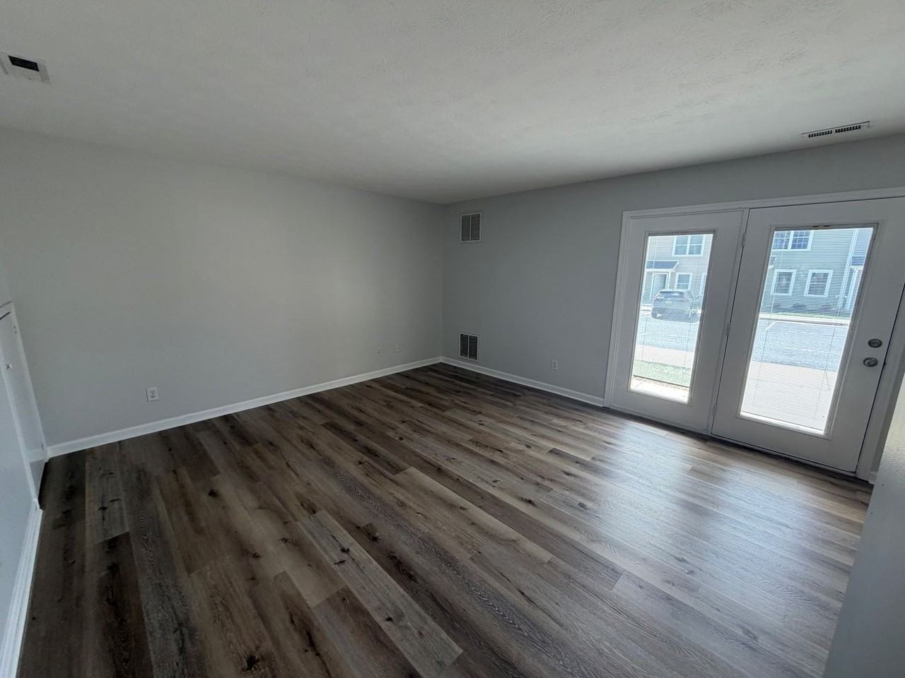 2465 Millwood Loop - Photo 5 of 18