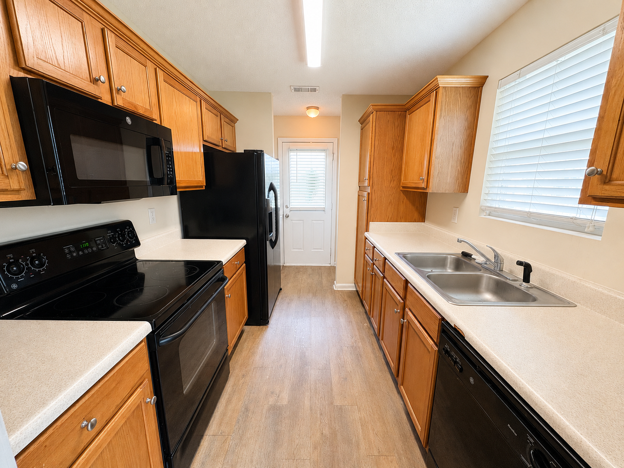 361 Bridgewater Cir - Photo 2 of 16