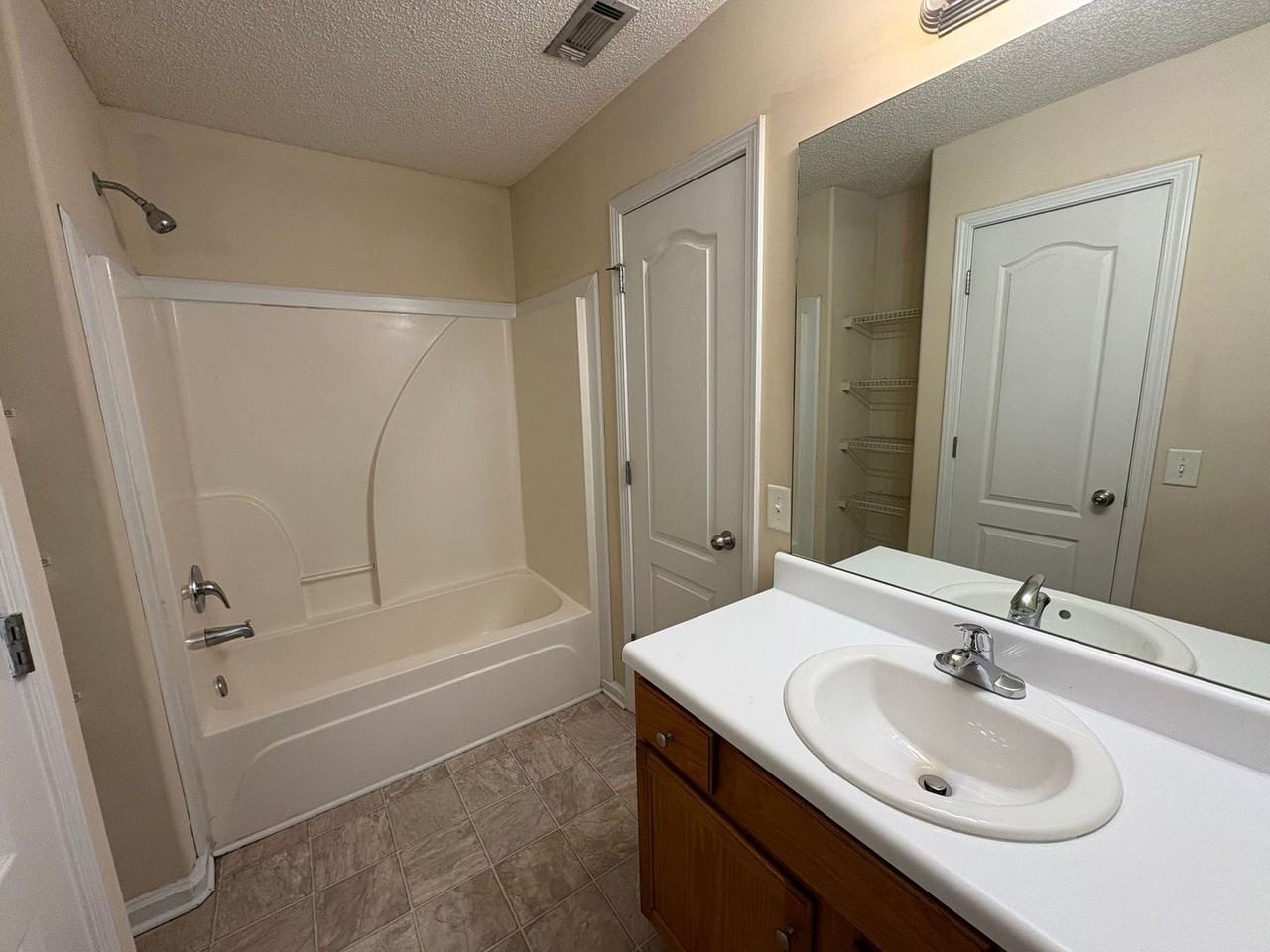 361 Bridgewater Cir - Photo 6 of 16