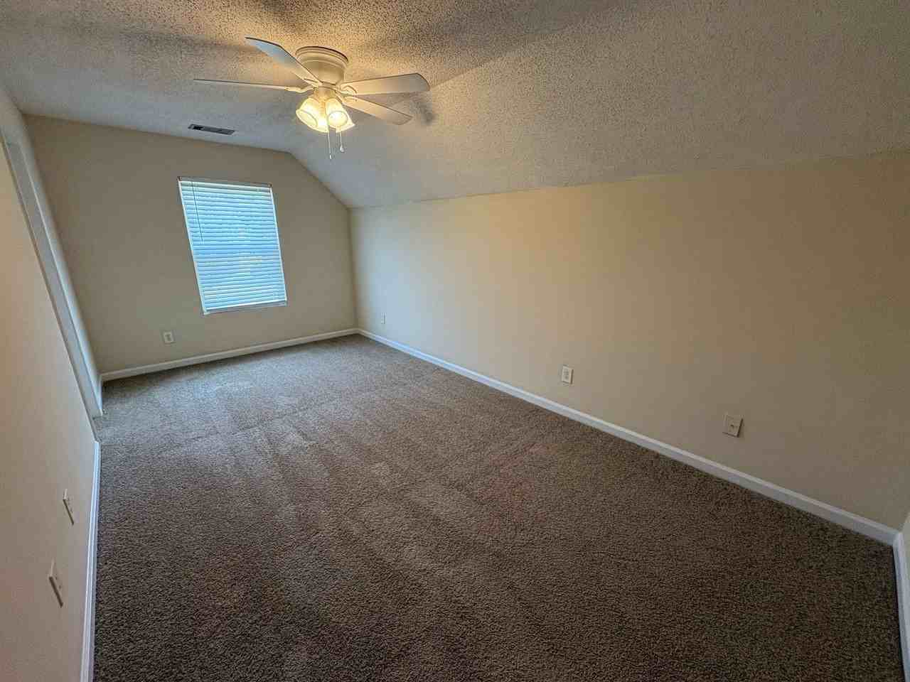 361 Bridgewater Cir - Photo 7 of 16