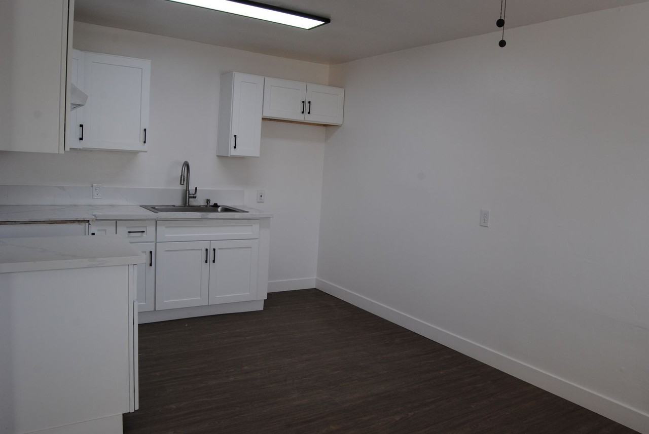 5812 Clayton St - Photo 6 of 18