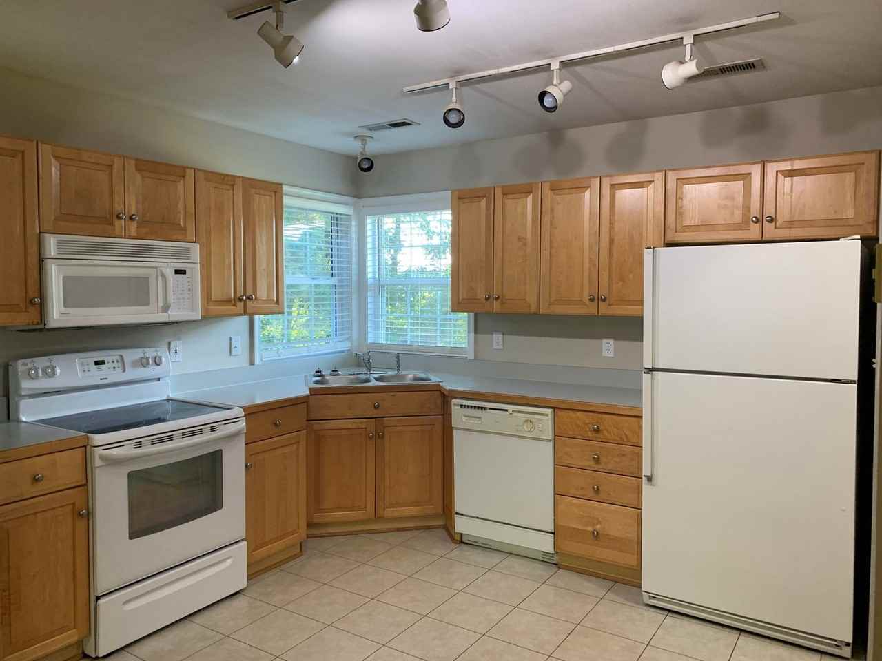 926 Sunnymeade Rd - Photo 4 of 8