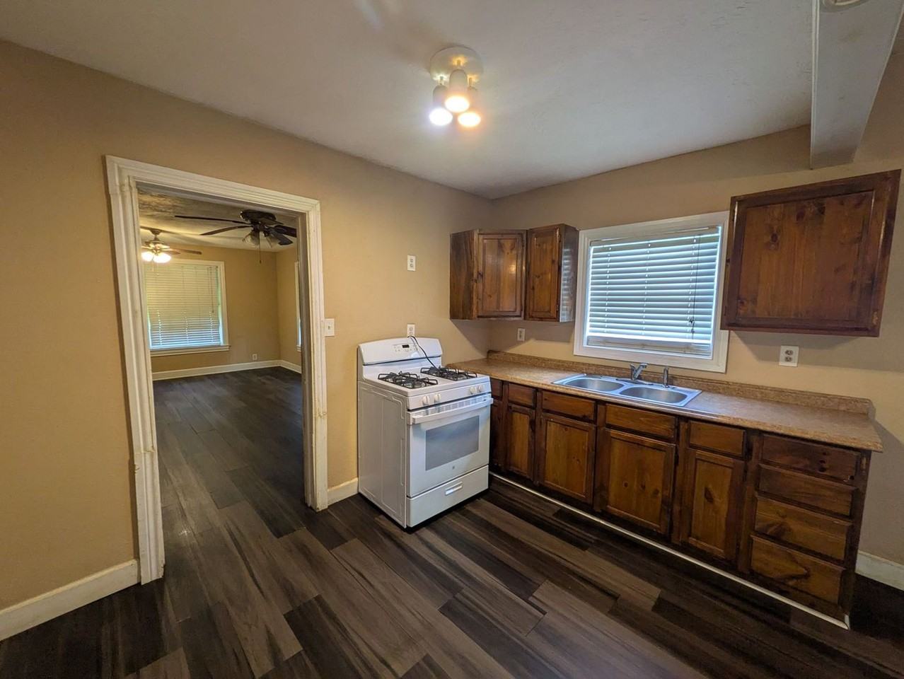 2695 Goliad St - Photo 5 of 13