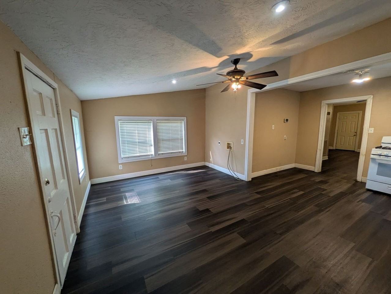 2695 Goliad St - Photo 7 of 13