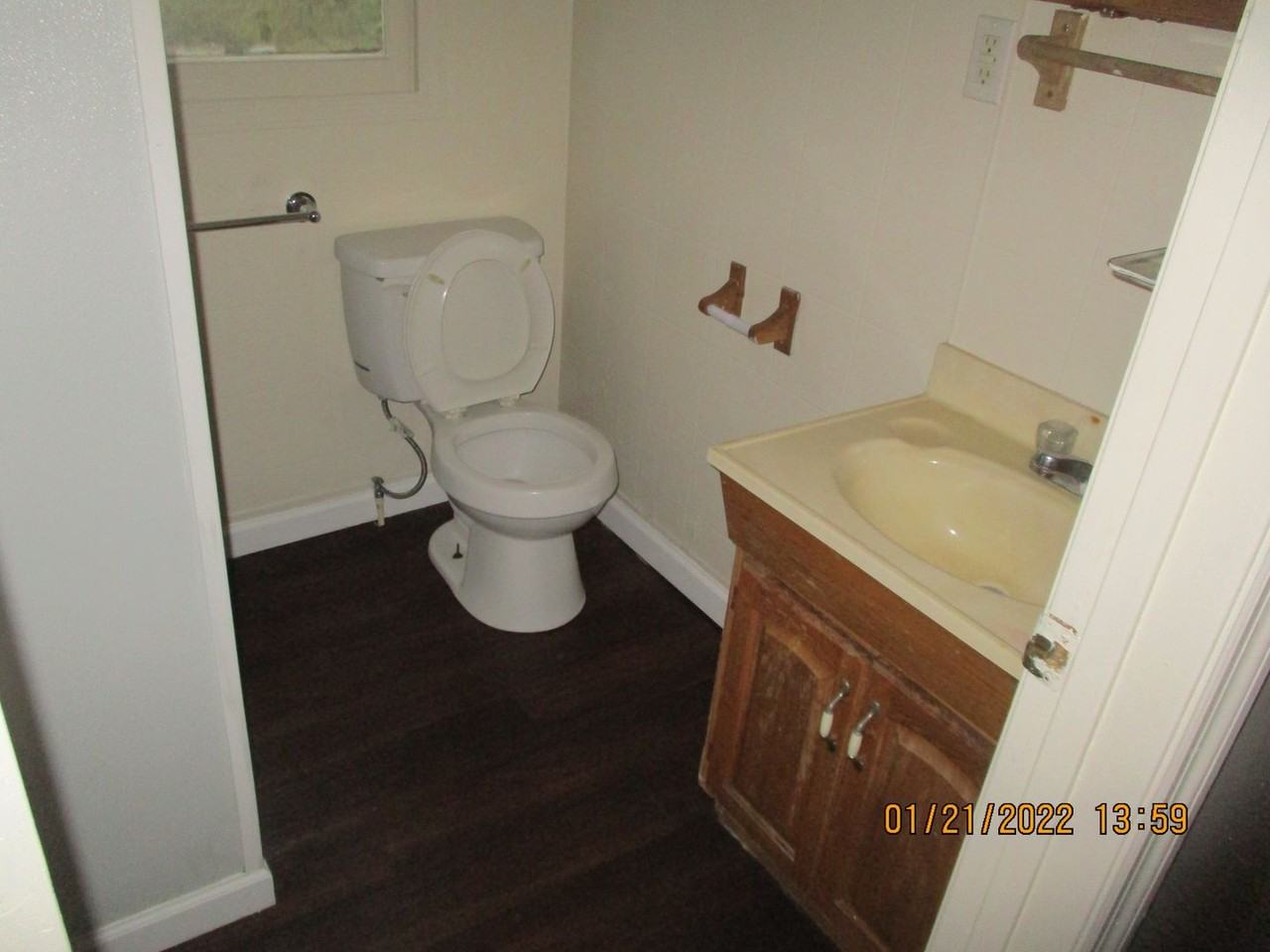 2415 Rosebrier Ave - Photo 3 of 9