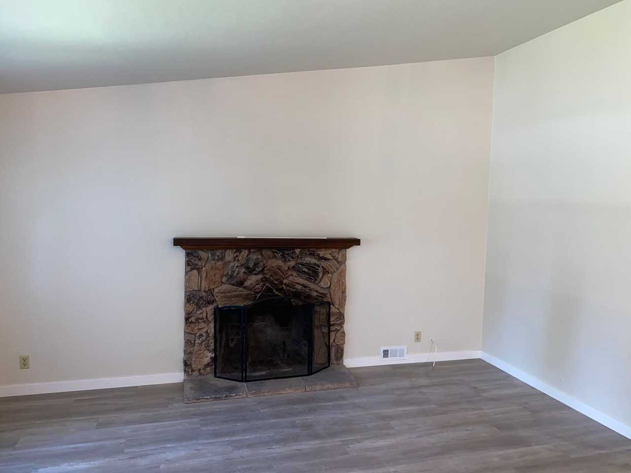 2720 Summerfield Dr - Photo 3 of 16