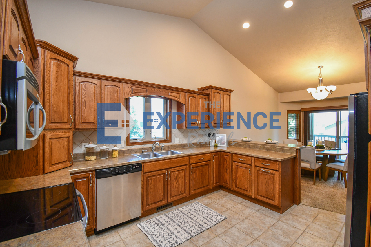 3908 W 89th St - Photo 6 of 50