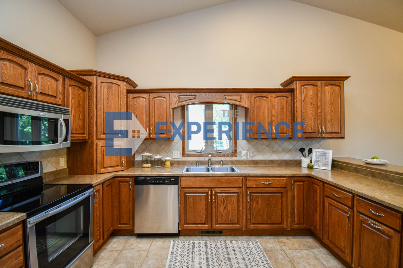 3908 W 89th St - Photo 7 of 50