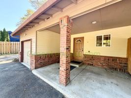 featured image of 1032 Sw Halsey St