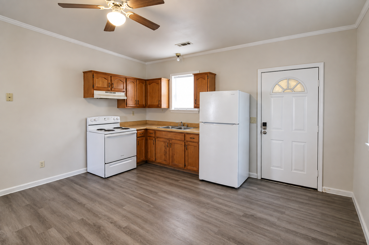 1890 N Whitney Ave - Photo 3 of 16