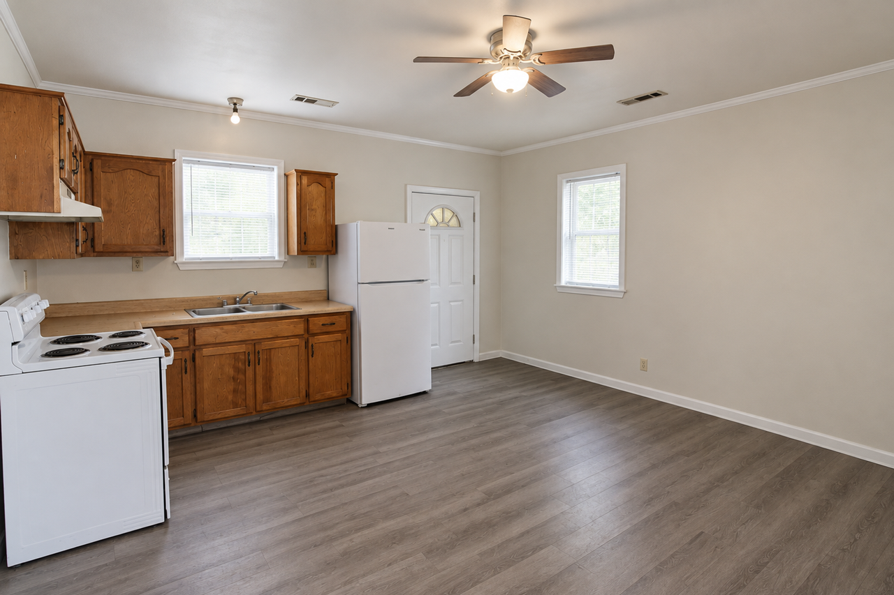 1890 N Whitney Ave - Photo 4 of 16