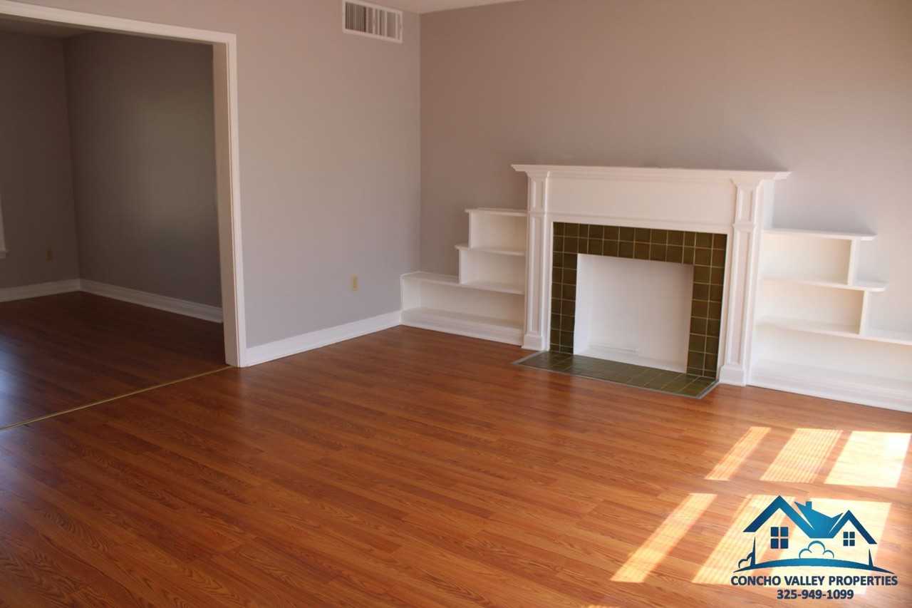 2410 W Avenue J - Photo 2 of 14