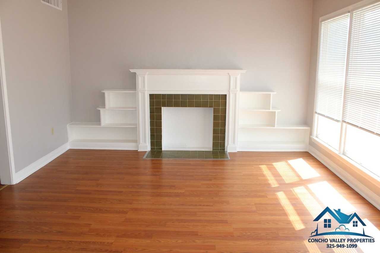 2410 W Avenue J - Photo 3 of 14