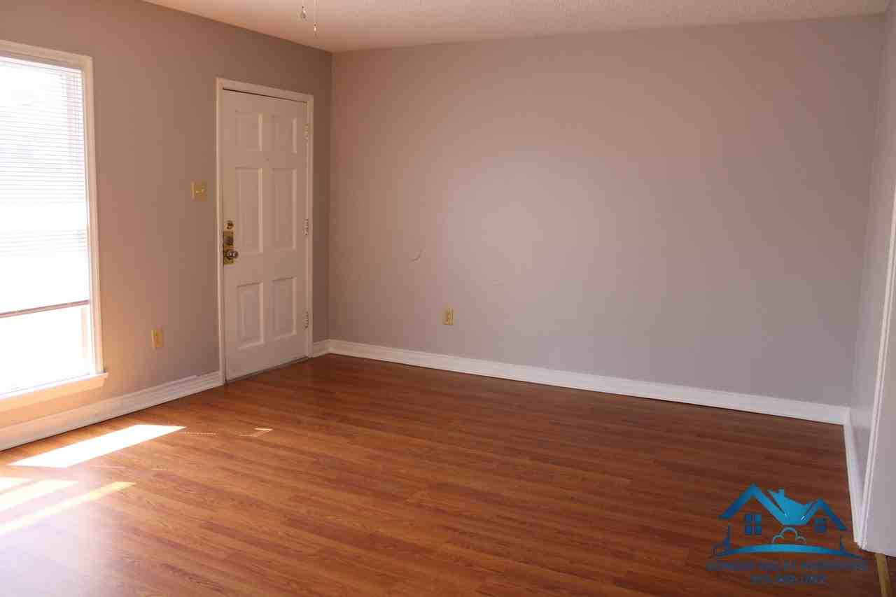 2410 W Avenue J - Photo 4 of 14