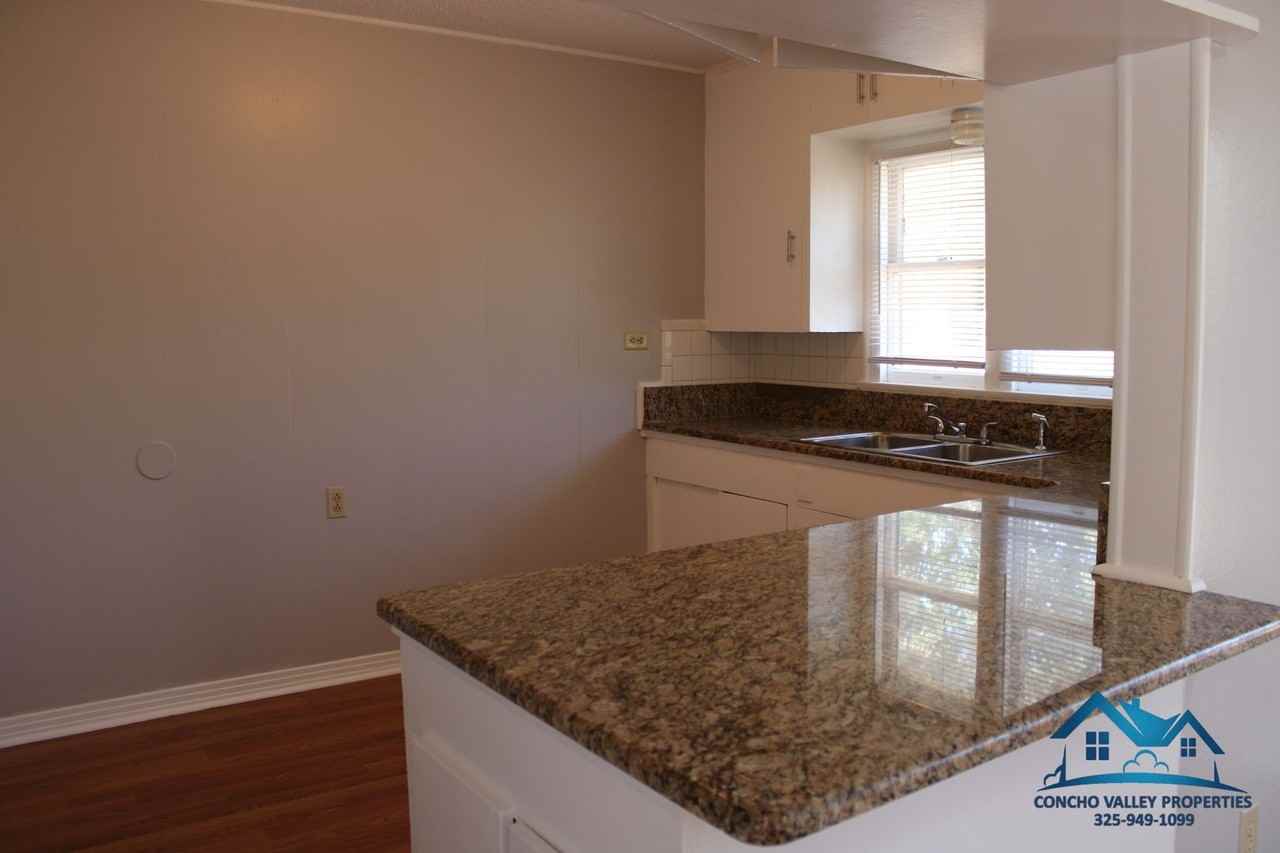 2410 W Avenue J - Photo 7 of 14