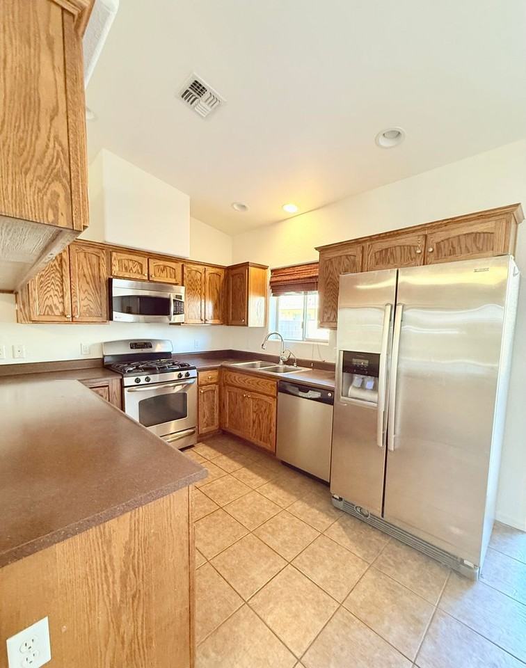 3181 S Brand Lee Way - Photo 5 of 15