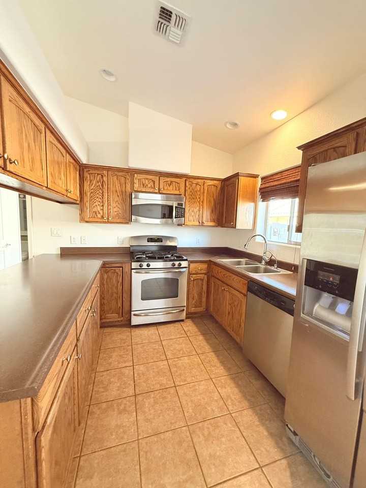 3181 S Brand Lee Way - Photo 6 of 15