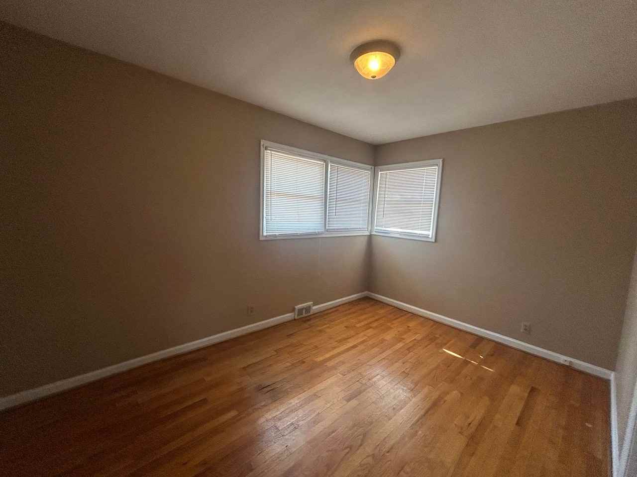 7011 Belews Creek Rd - Photo 7 of 9