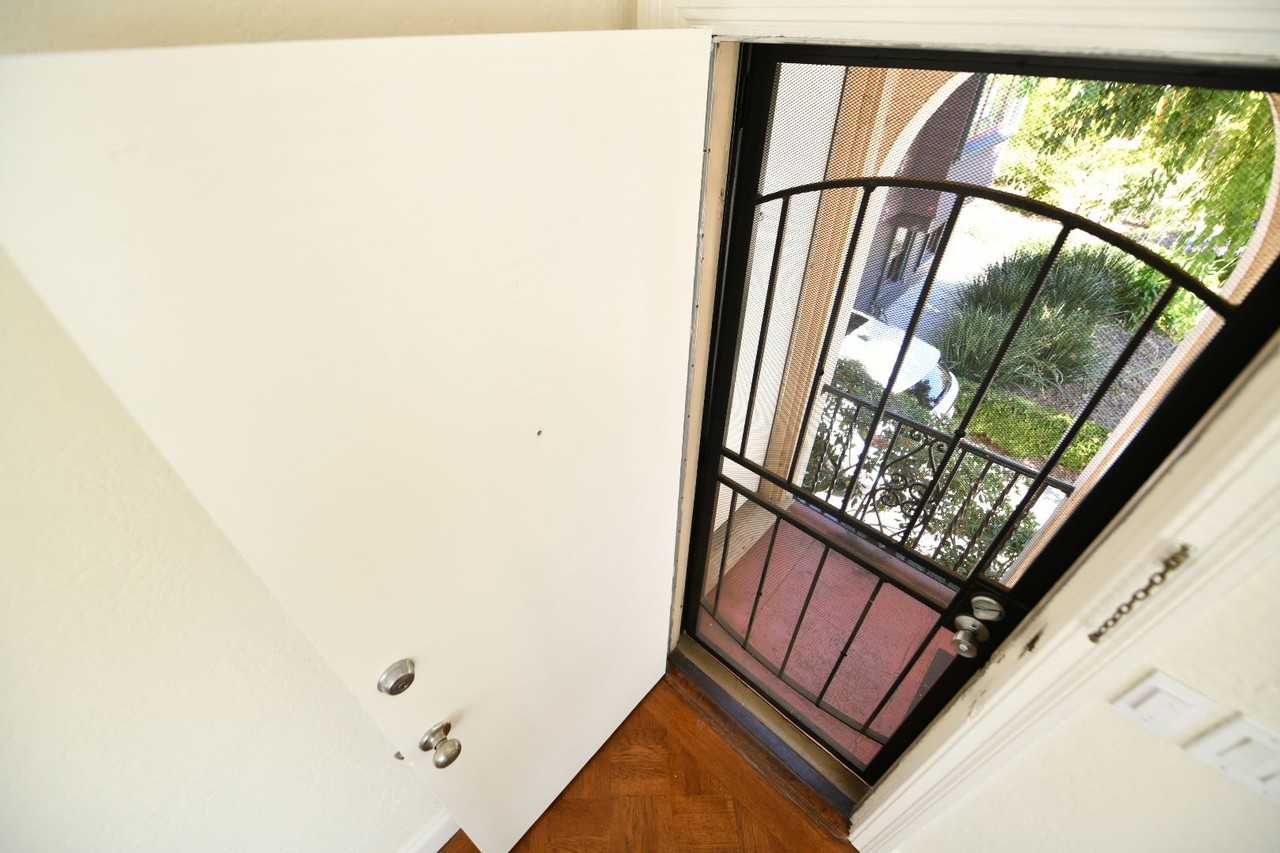 324 49th St - Photo 2 of 22