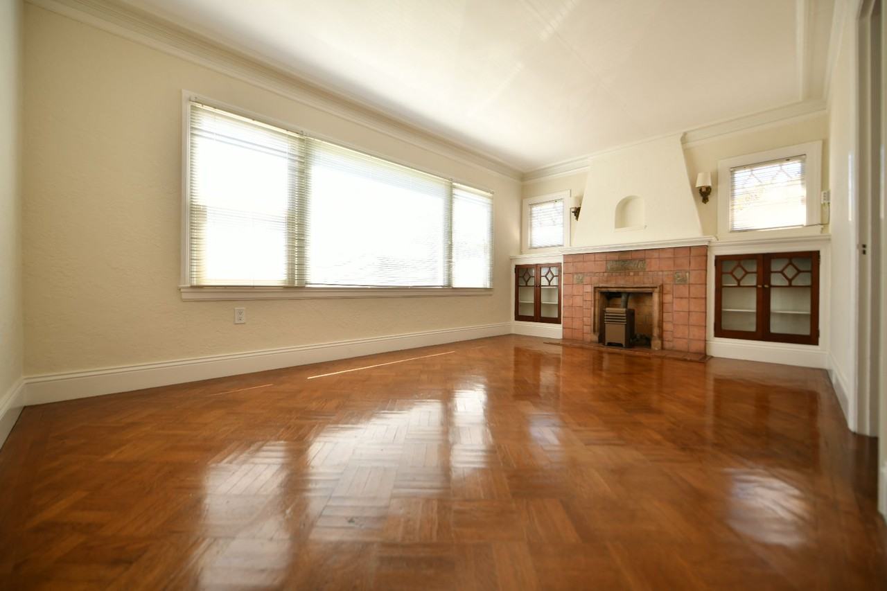 324 49th St - Photo 3 of 22